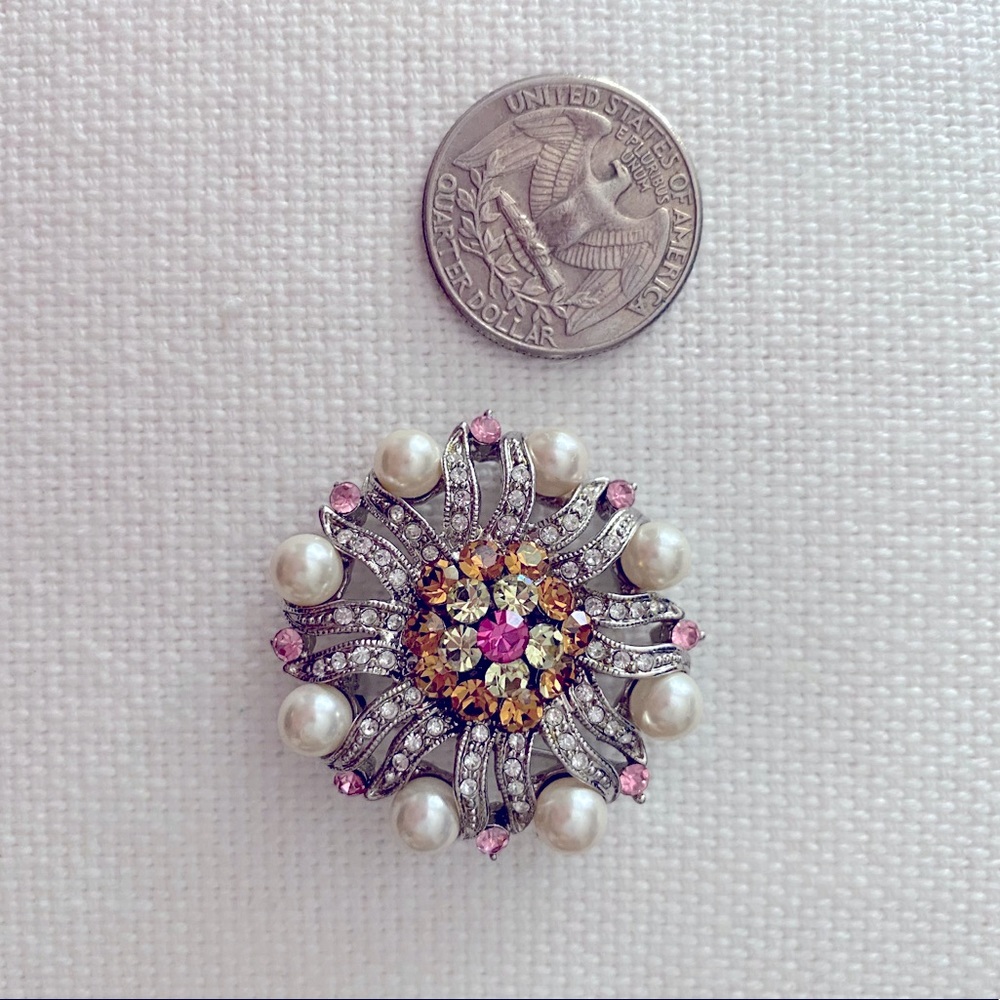Beautiful vintage pin